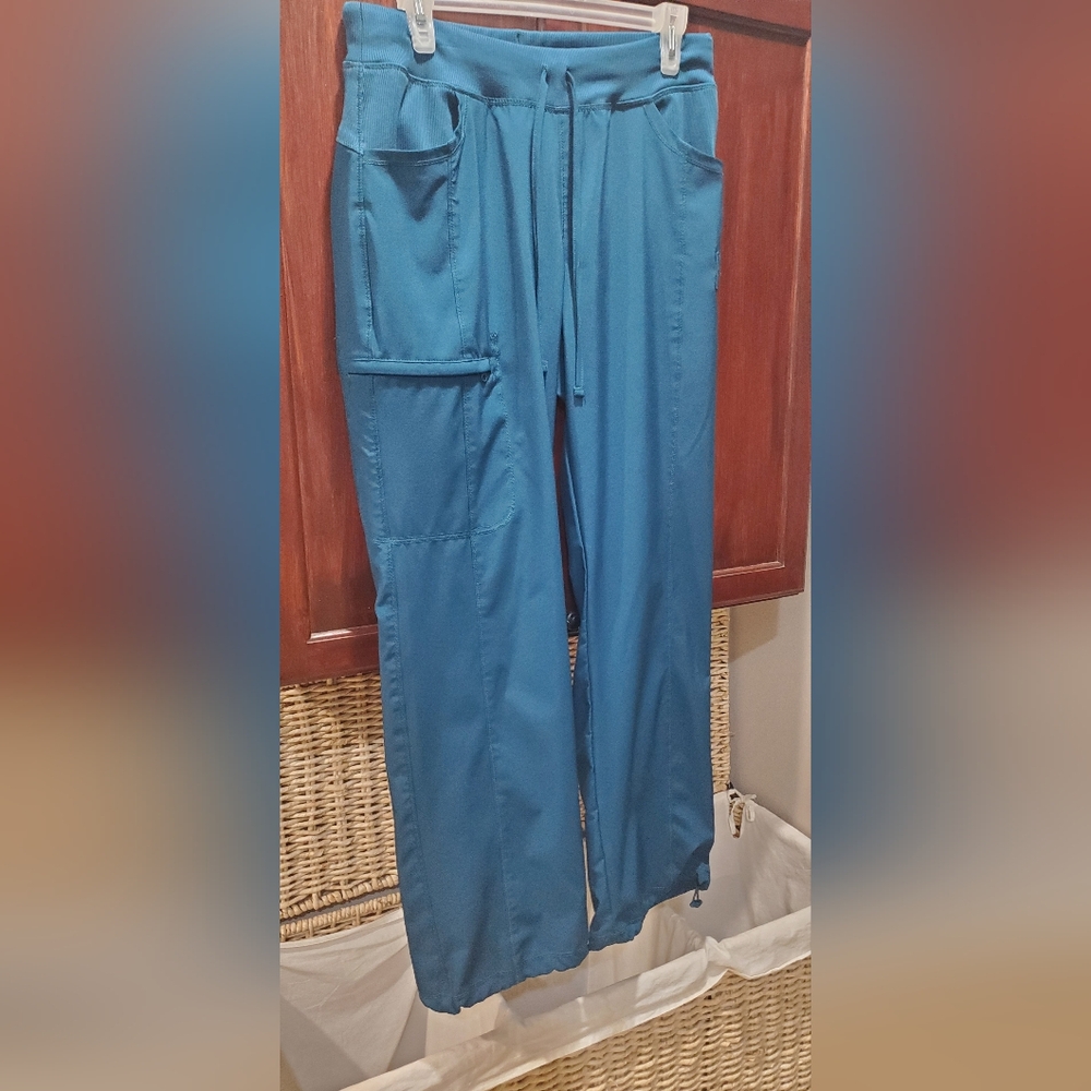 Cherokee Infinity Scrub Pants. All size Medium Regular